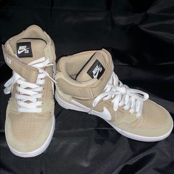 nike sb dunk mid strap